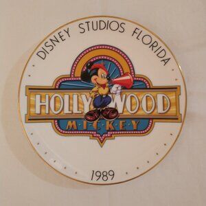 Authentic Mickey Mouse Disney Collector Plate